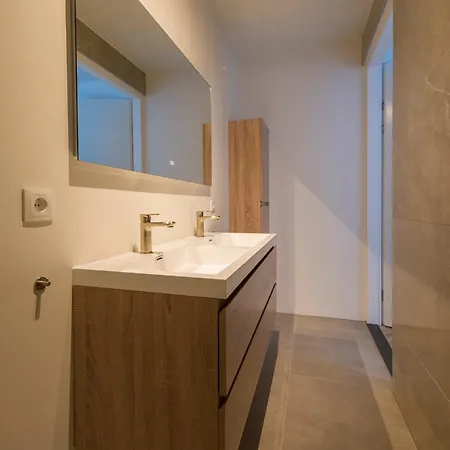 Apartment High-end Home, Near Center And Park Roosendaal