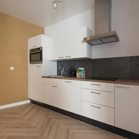 شقة High-end Home, Near Center And Park