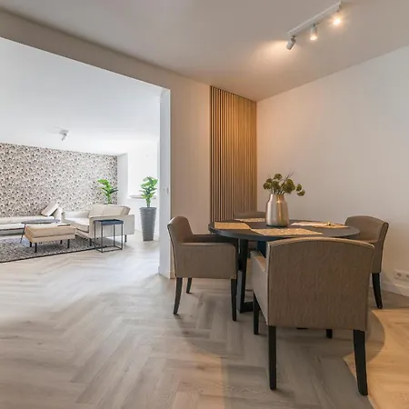 High-end Home, Near Center And Park *