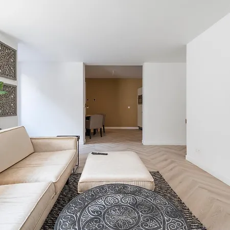 High-end Home, Near Center And Park Apartman Roosendaal