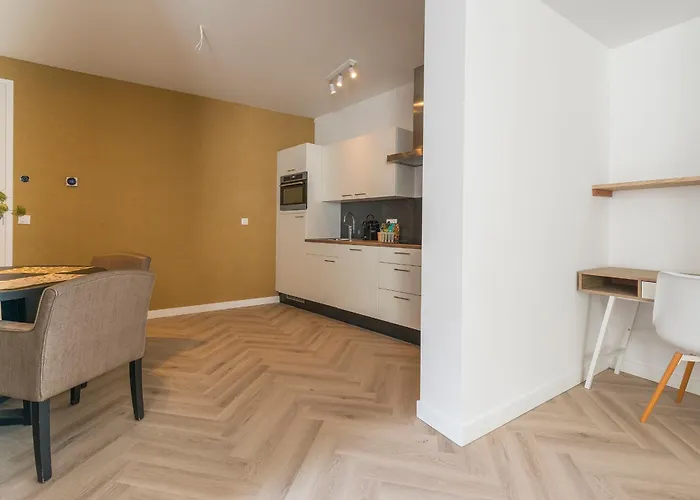 High-end Home, Near Center And Park *