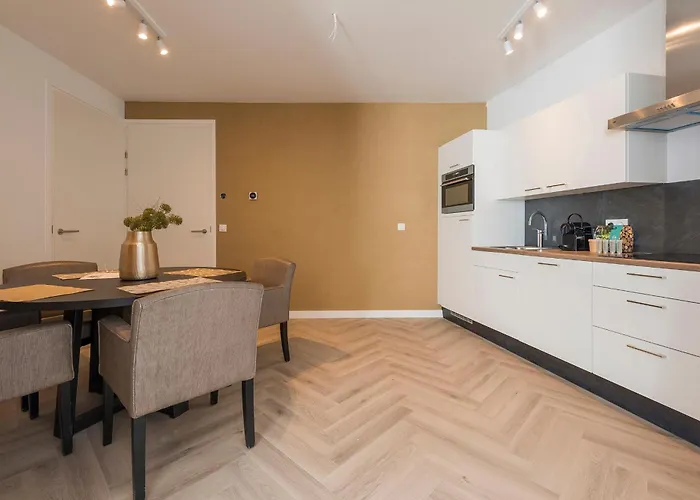 High-end Home, Near Center And Park Appartamento *