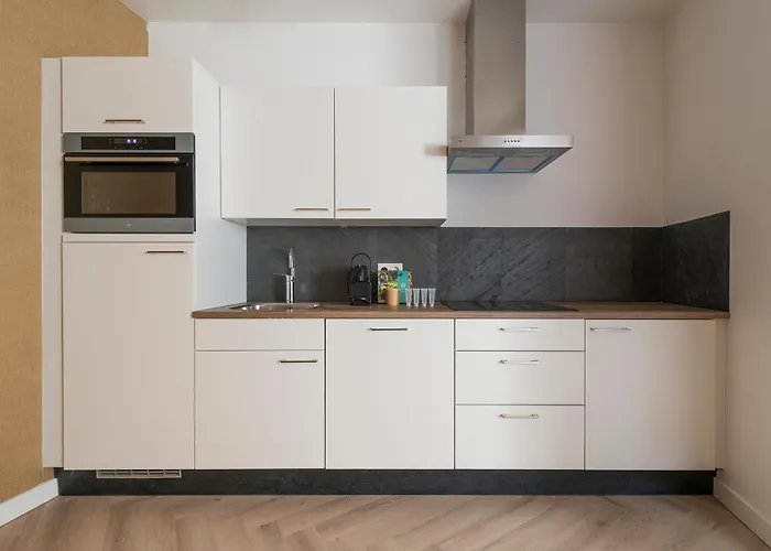 High-end Home, Near Center And Park