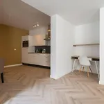 High-end Home, Near Center And Park