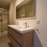 High-end Home, Near Center And Park *
