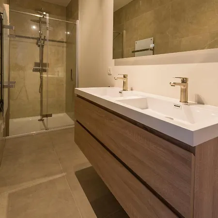 High-end Home, Near Center And Park Apartamento Roosendaal