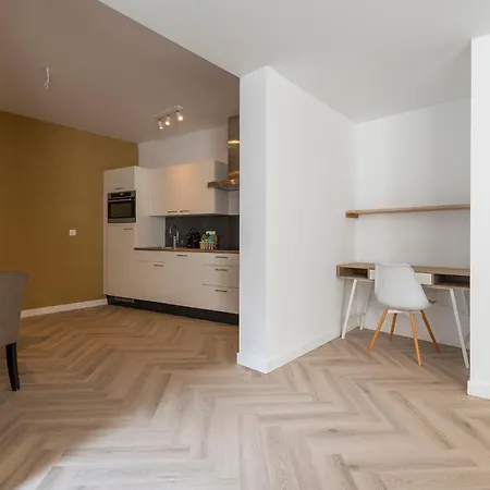 Apartment High-end Home, Near Center And Park Roosendaal