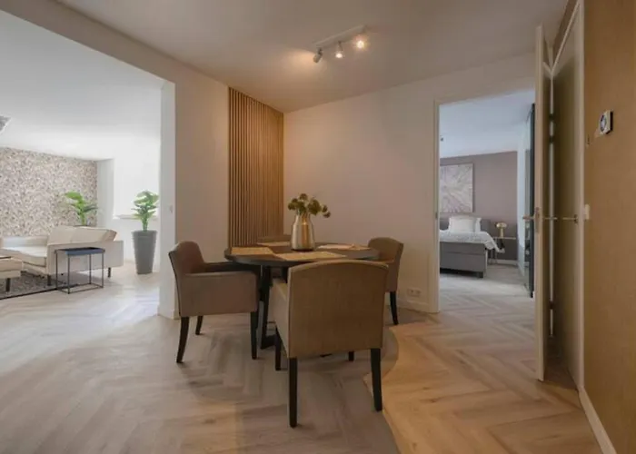 High-end Home, Near Center And Park Apartment