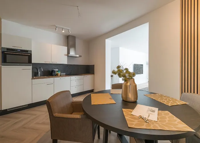 High-end Home, Near Center And Park Apartment